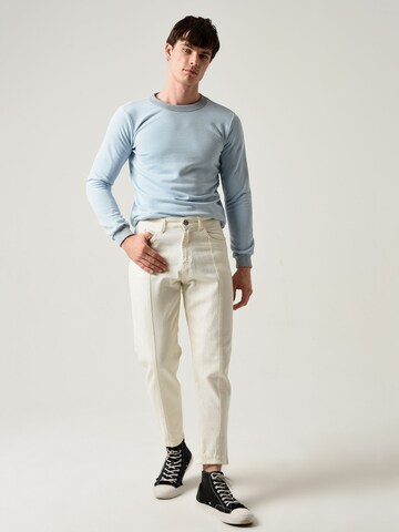 Antioch Sweatshirt in Blau: Vorderseite