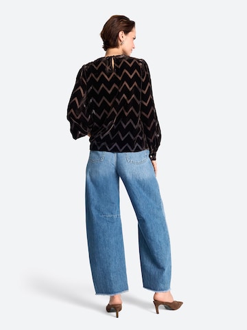 Rich & Royal - Blusa em castanho