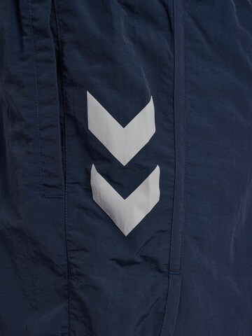 Hummel Loosefit Shorts in Blau