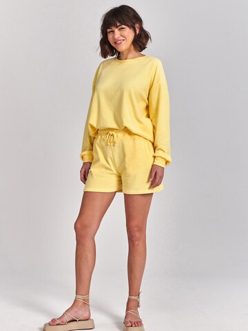 Sweat-shirt 'HAWAI' Shiwi en jaune : devant