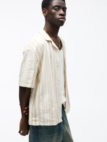 Coupe regular Chemise Pull&Bear en blanc