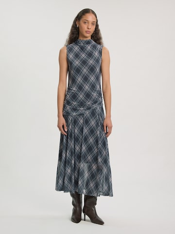 EDITED Kleid 'Anya' in Grau: Vorderseite