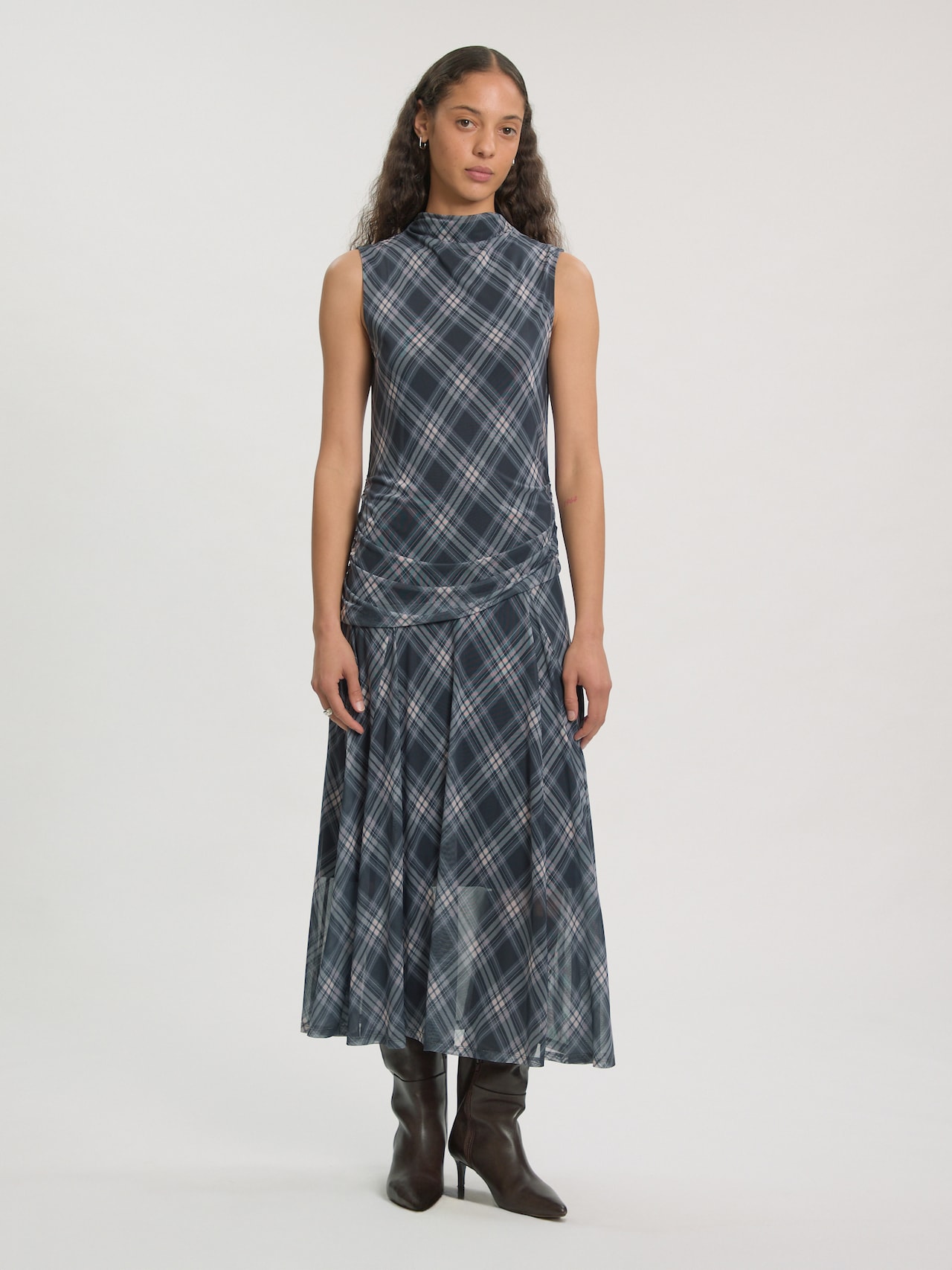 EDITED Novedades Vestido 'Anya' gris