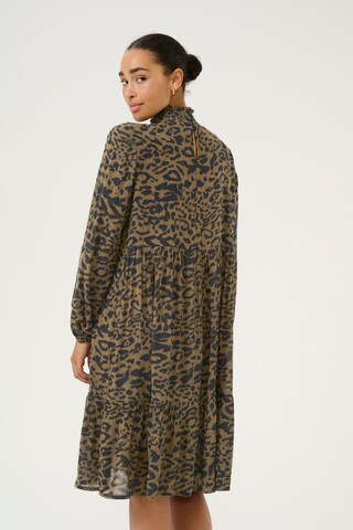 Robe 'Amber' Kaffe en marron