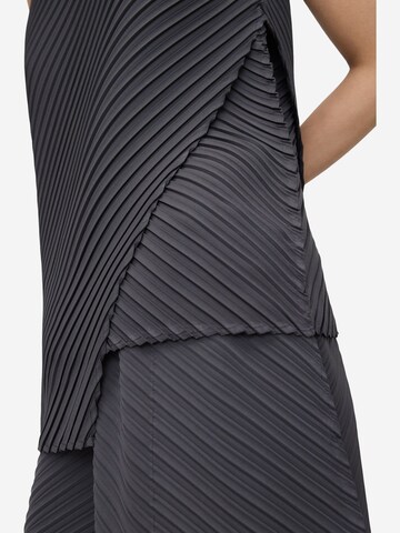 Haut Adolfo Dominguez en gris