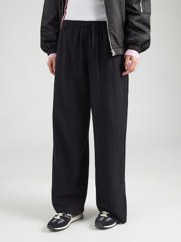 TOPSHOP Wide leg Παντελόνι 'LAKIA' σε μαύρο: μπροστά