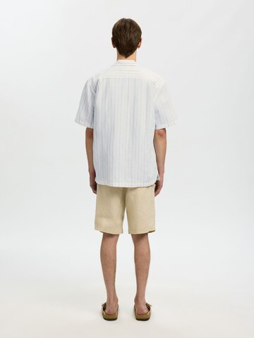 Fit confort Chemise 'SLHClay' SELECTED en blanc