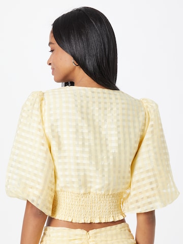 Gina Tricot - Blusa 'Simone' em amarelo