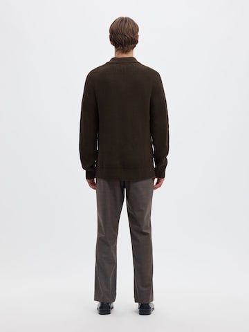 SELECTED Regular fit Trui in Bruin