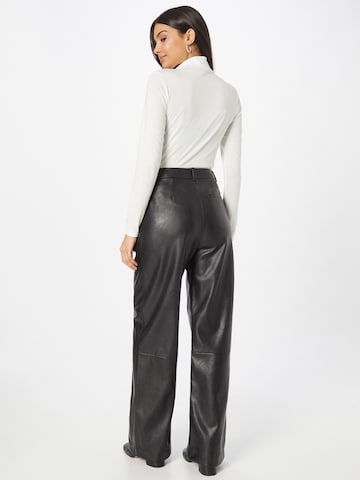 Samsøe Samsøe Wide leg Pleat-Front Pants in Black