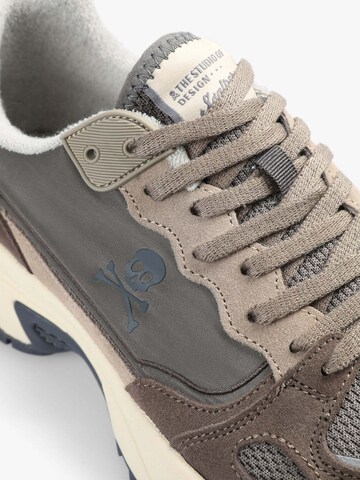 Sneaker bassa 'Loop' di Scalpers in beige