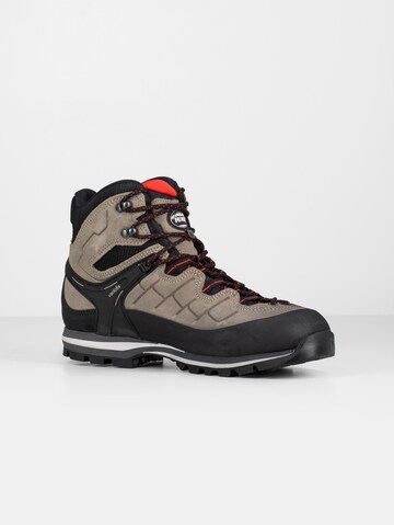 MEINDL Boots 'Litepeak GTX' in Braun