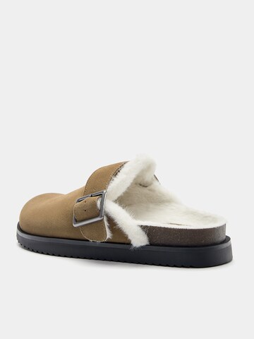 Pull&Bear Slipper in Brown