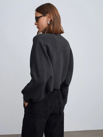 Pullover extra large di Dilvin in grigio