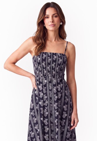 Usha - Vestido em preto