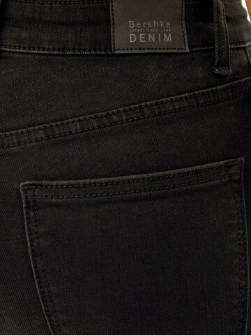 Bershka Slimfit Jeans in Schwarz