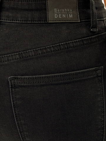 Bershka Slimfit Jeans in Schwarz