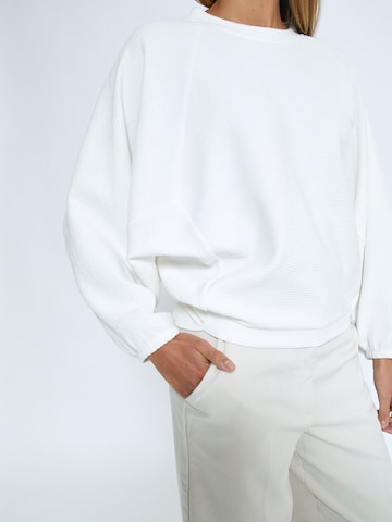 minus Sweatshirt 'Kolini' i hvid