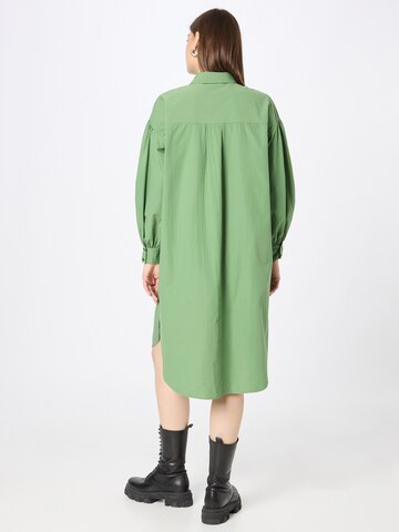 Rochie tip bluză 'HELLA' de la VERO MODA pe verde