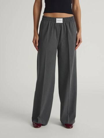 Wide leg Pantaloni di VERSTIQUE in grigio: frontale