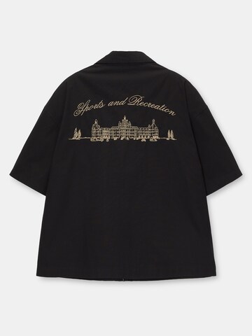 Pull&BearComfort Fit Košulja - crna boja