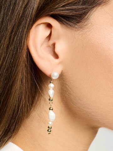Boucles d'oreilles 'Tone Damli  - Pearls' A&C Oslo – Nordic Design Jewellery en or : devant