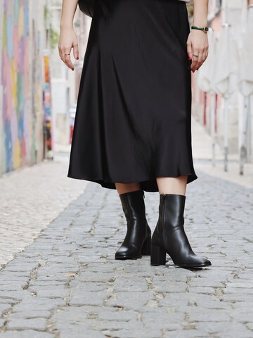 Stivaletto 'CIRCE' di nae Vegan Shoes in nero: frontale