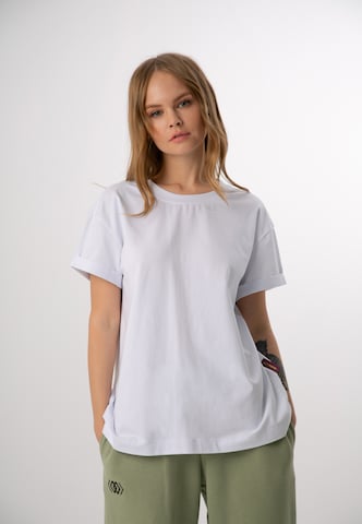 ET Nos Shirt in White: front