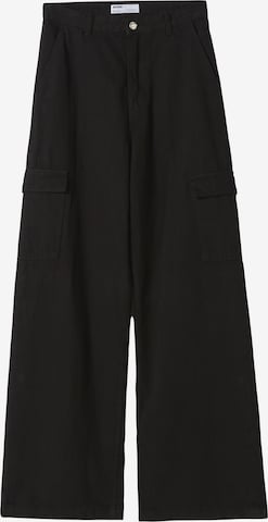 Bershka Wide leg Cargo Jeans in Black: front