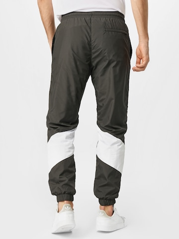 Starter Black Label Tapered Hose in Schwarz