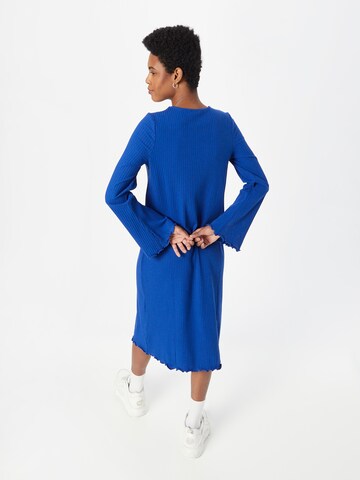 Monki فستان بلون أزرق