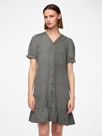 Abito camicia 'Sienna' di PIECES in nero: frontale