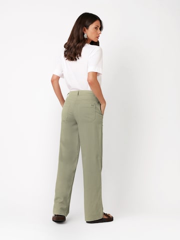 TONI Regular Pants in Green
