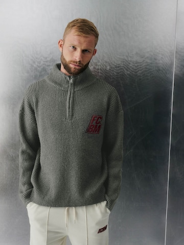 FCBM Pullover 'Carl' in Grau: predná strana