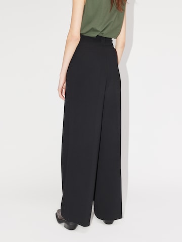 Wide Leg Pantalon à pince 'Camilla' LeGer by Lena Gercke en noir : derrière