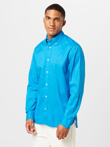 Coupe regular Chemise TOMMY HILFIGER en bleu : devant