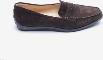 Tod's Flats & Loafers in 38 in Brown: front
