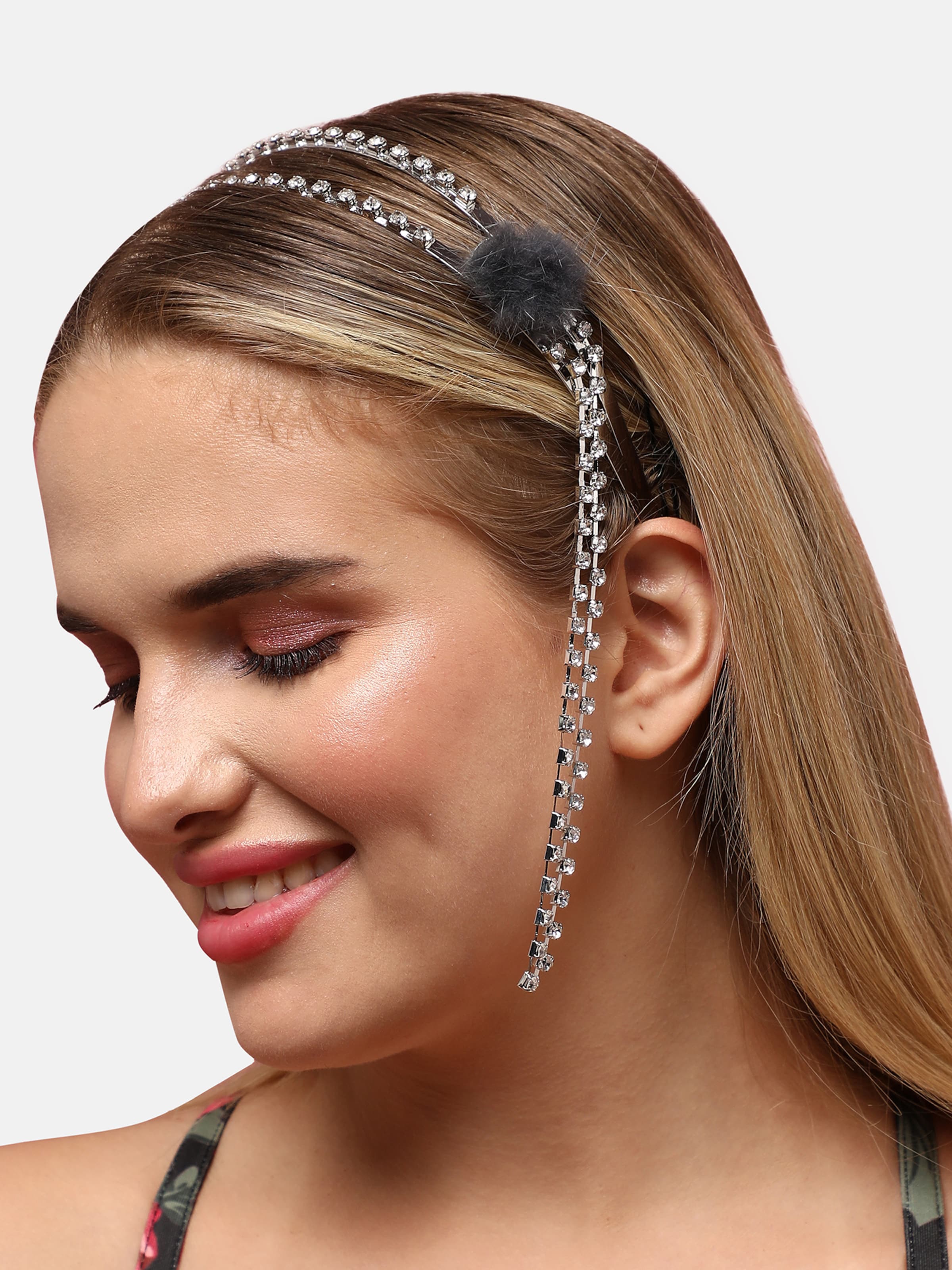 SOHI Украшения для волос ' Manuja ' в Серебристый: спереди