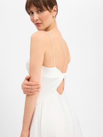 Laona Evening dress in Beige