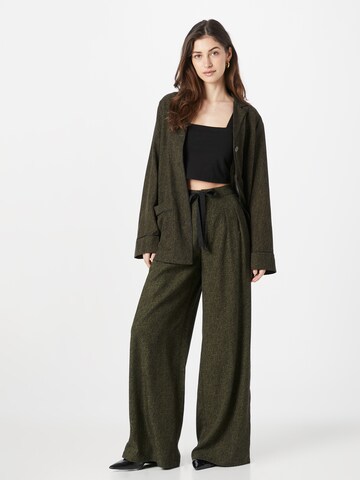 SCOTCH & SODA Wide leg Pleat-front trousers 'Eleni' in Green