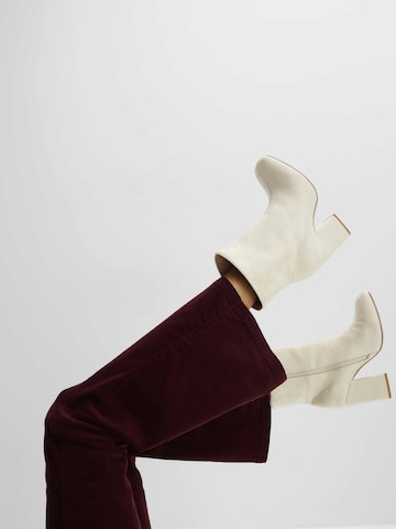 Bootcut Pantaloni di bonprix in rosso