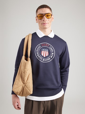 GANT Суичър в синьо: отпред