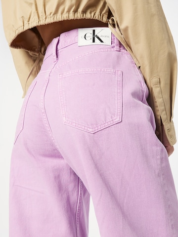 Calvin Klein Jeans Lużny krój Jeansy w kolorze fioletowy
