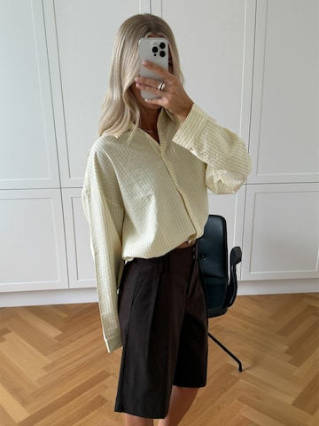Tricou ' N-Nila ' de la Noella pe bej