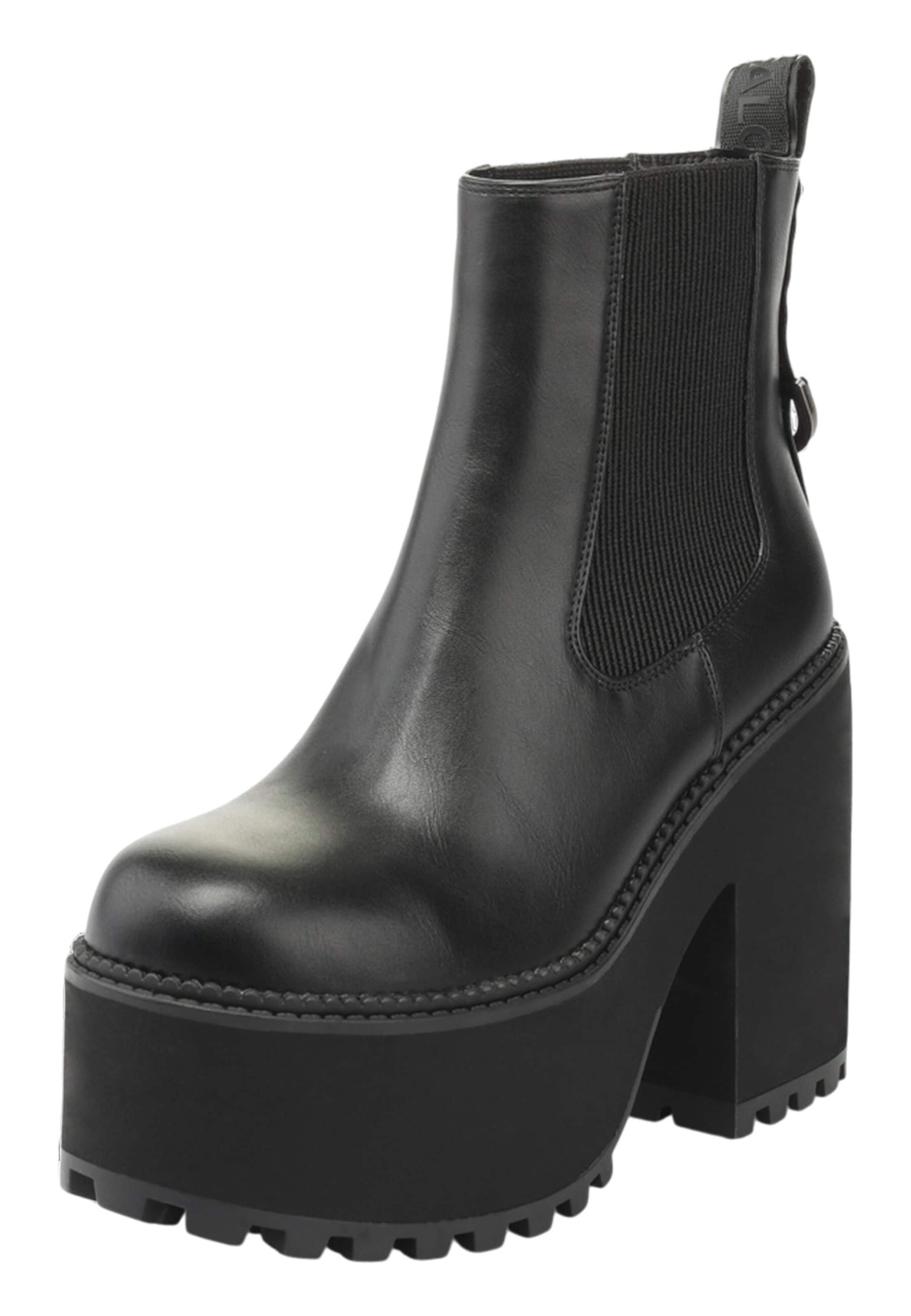 BUFFALO Bootie 'Killah Chelsea' in Black: front