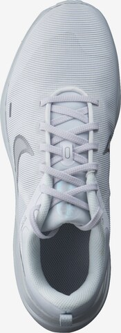 Chaussure de course 'Downshifter 12' NIKE en blanc