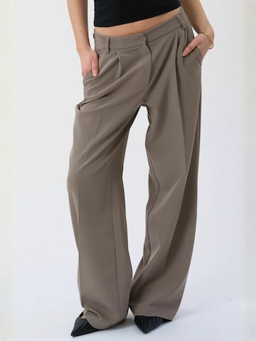 TEESHOPPEN Pants ' Mila ' in Beige