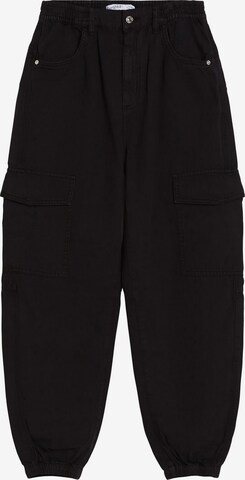 Effilé Pantalon cargo Bershka en noir : devant