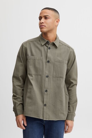 !Solid Regular fit Button Up Shirt in Green: front
