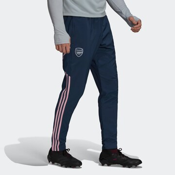 Effilé Pantalon de sport 'FC Arsenal' ADIDAS SPORTSWEAR en bleu : devant